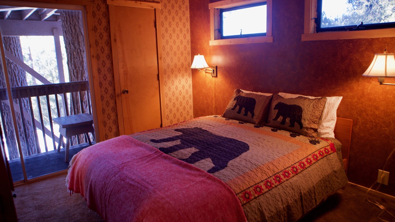 Photo of Bedroom in Pine Mountain Club
