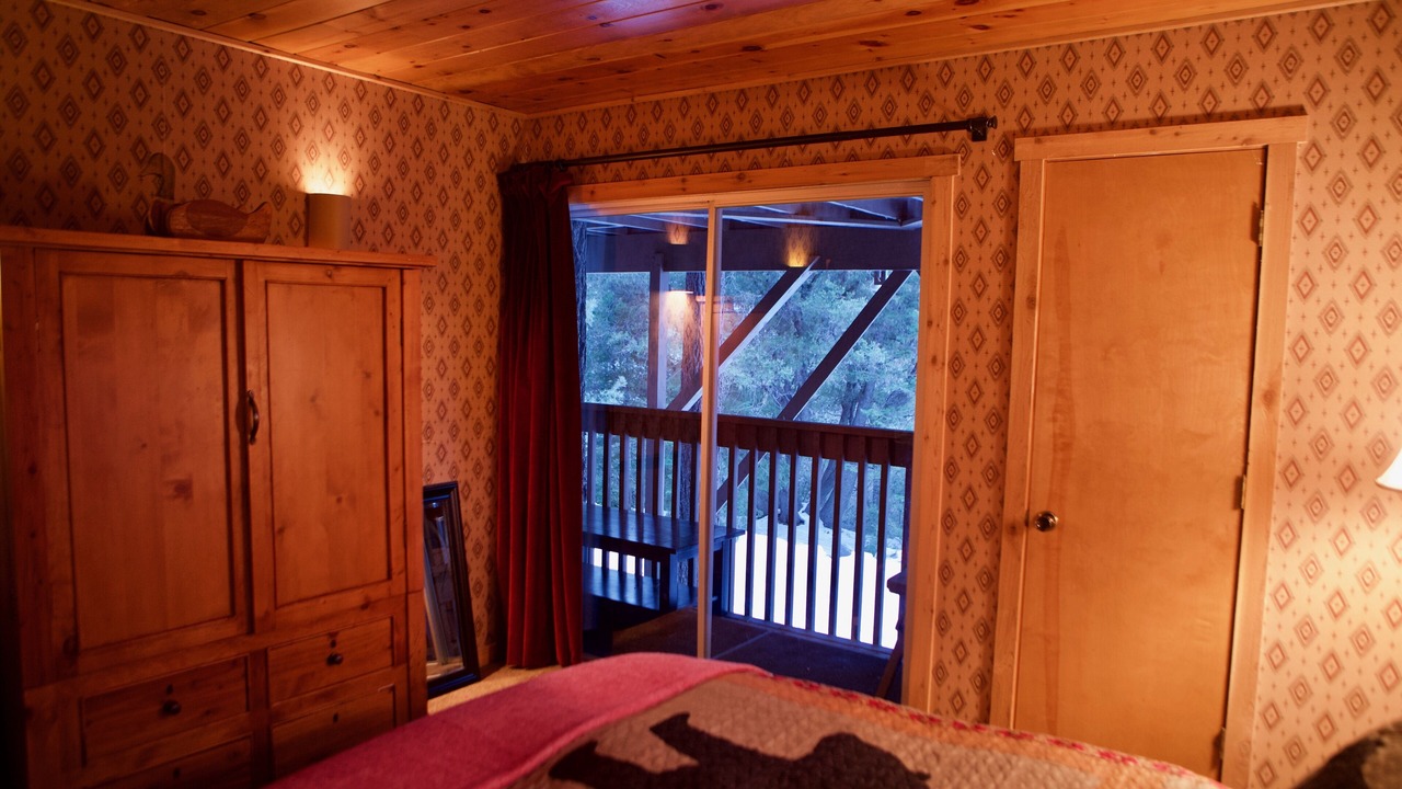 Photo of Bedroom in Pine Mountain Club