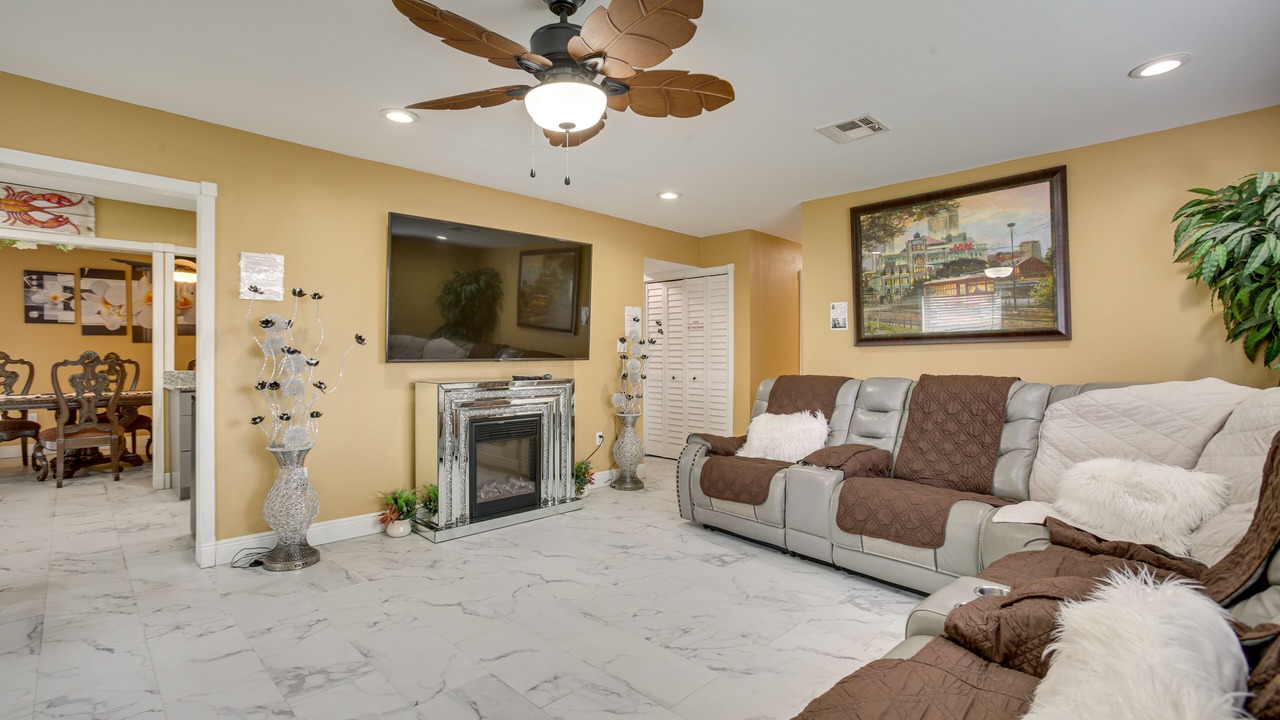 Photo of Livingroom in Kenner - Louis Armstrong International Airport
