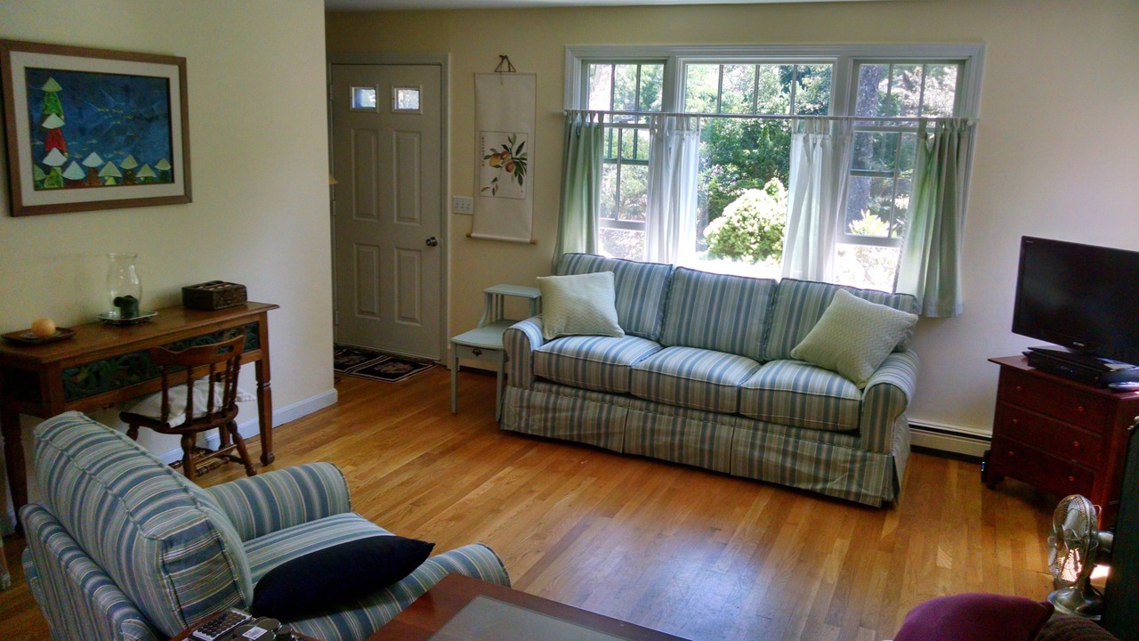 Photo of Livingroom in Brewster