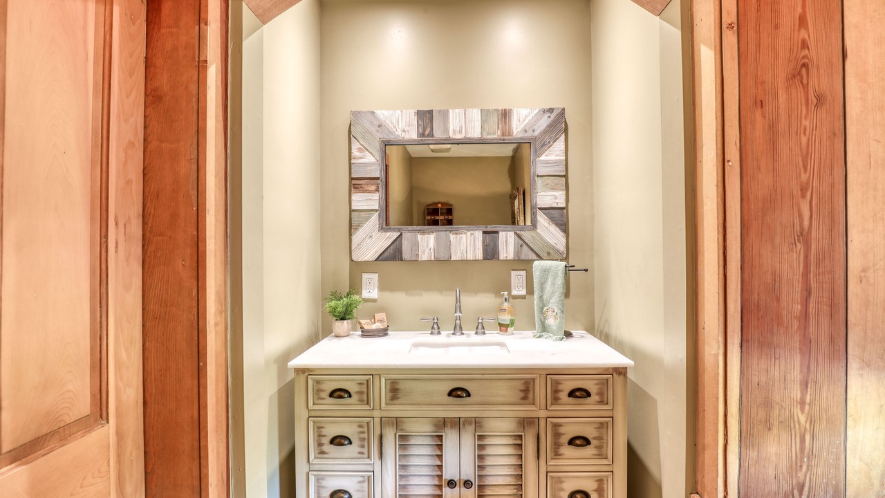 Photo of Bathroom in Bluemont
