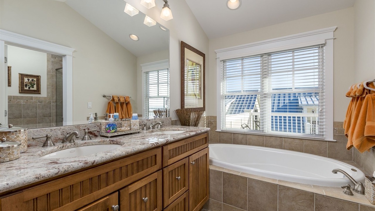 Photo of Bathroom in Sunset Island