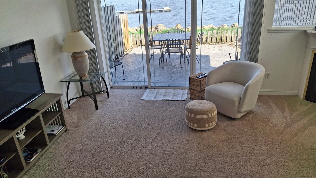 Photo of Livingroom in Lake City