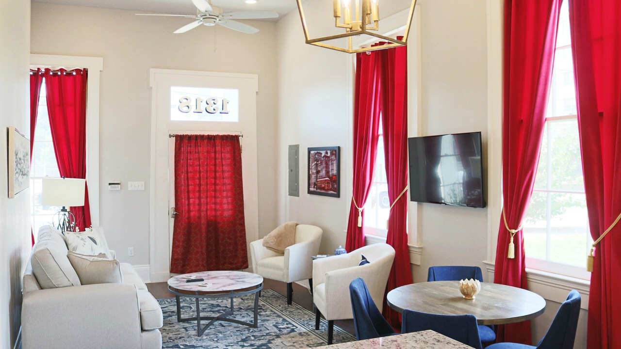 Photo of Livingroom in Lower Garden District