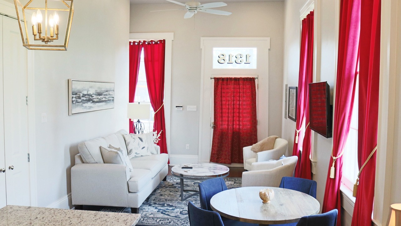 Photo of Livingroom in Lower Garden District