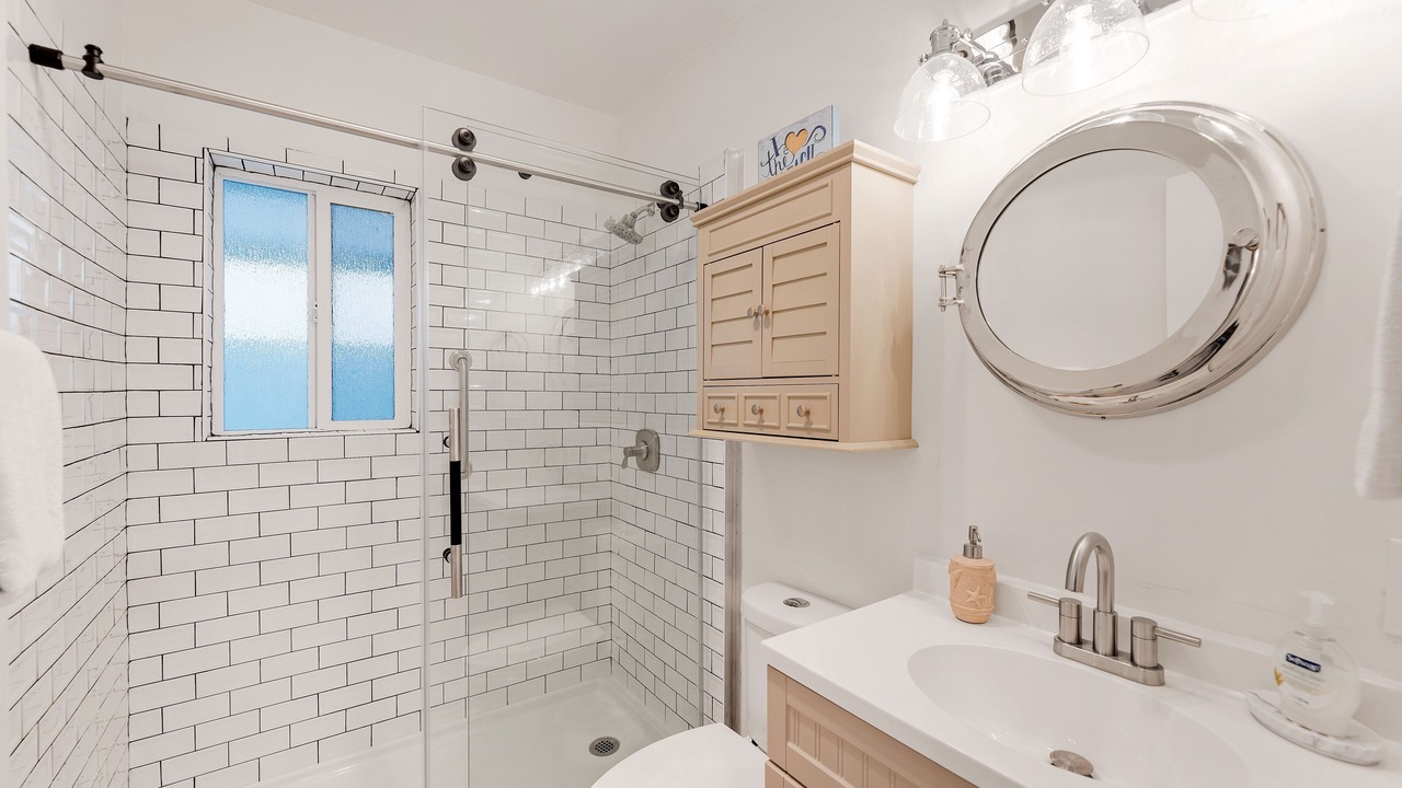Photo of Bathroom in Hollywood