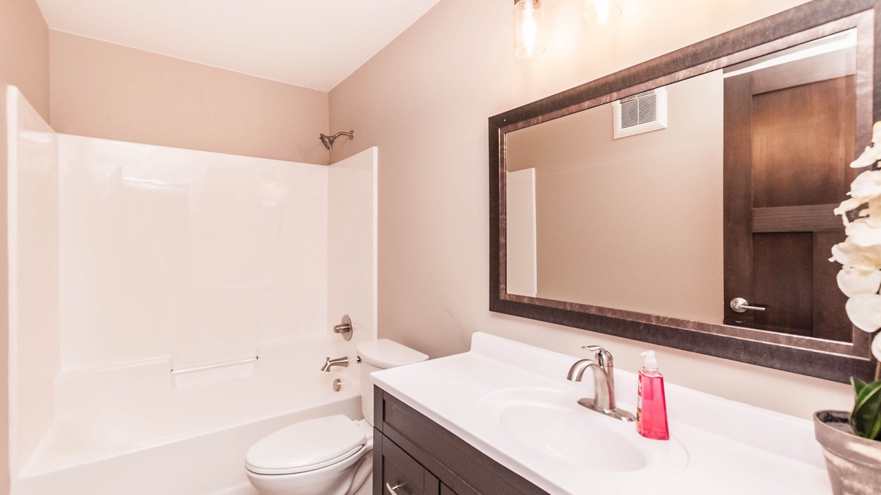 Photo of Bathroom in Kutzky Park