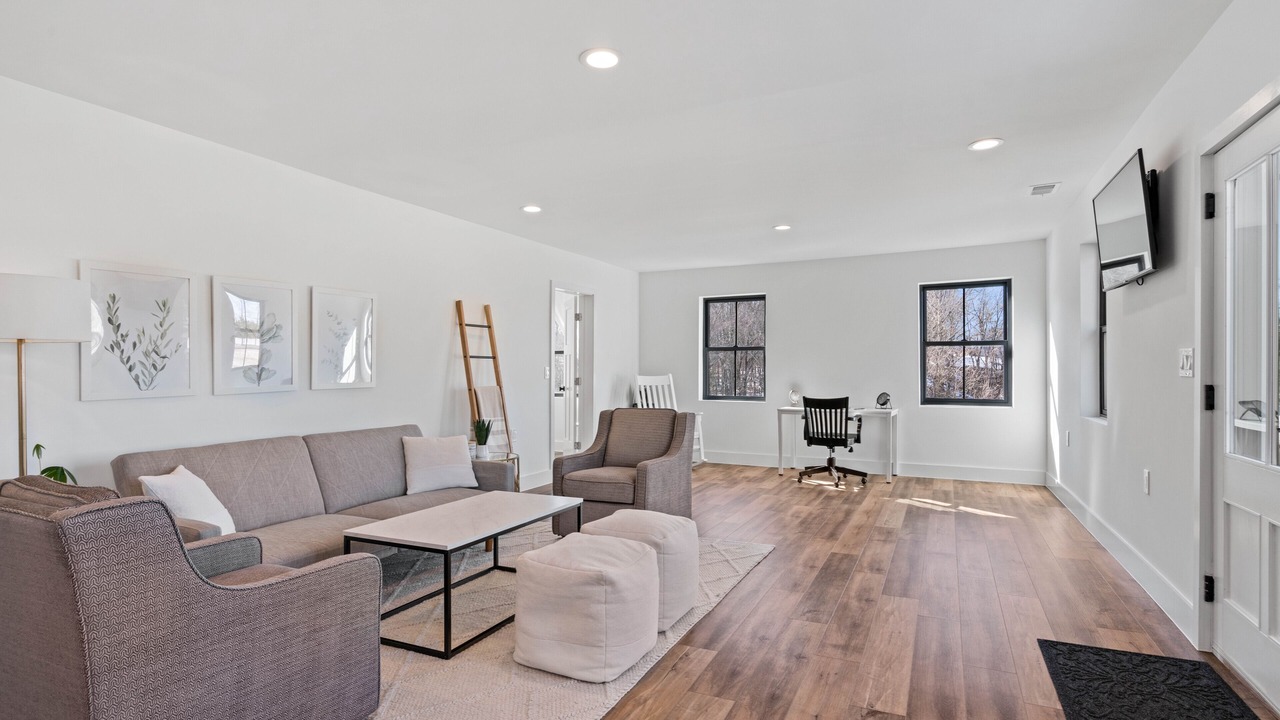 Photo of Livingroom in Leesburg