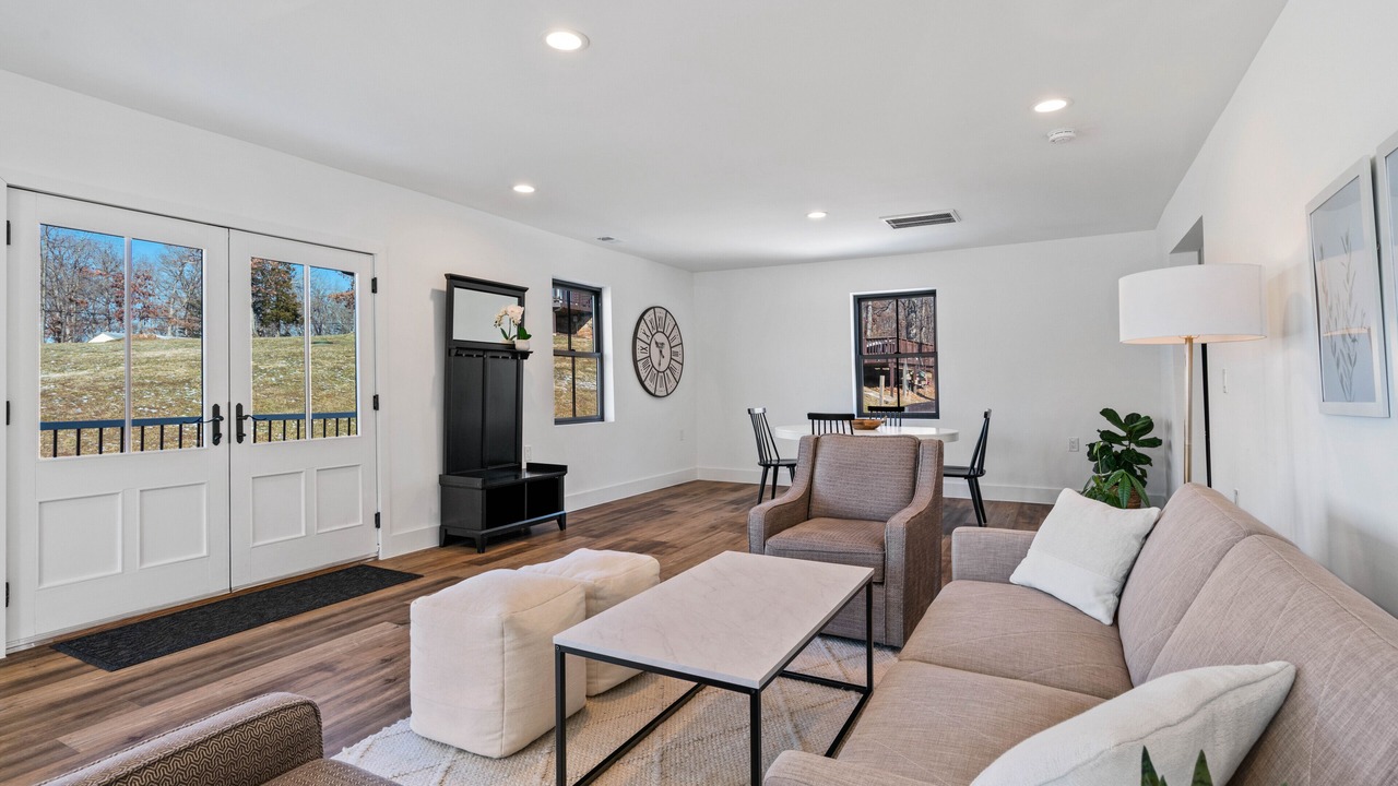 Photo of Livingroom in Leesburg