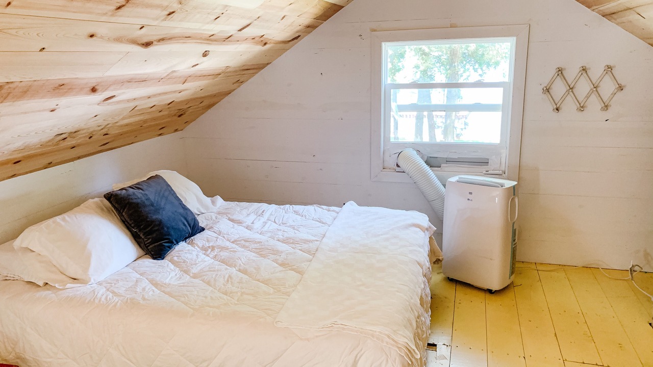 Photo of Bedroom in Gills Rock