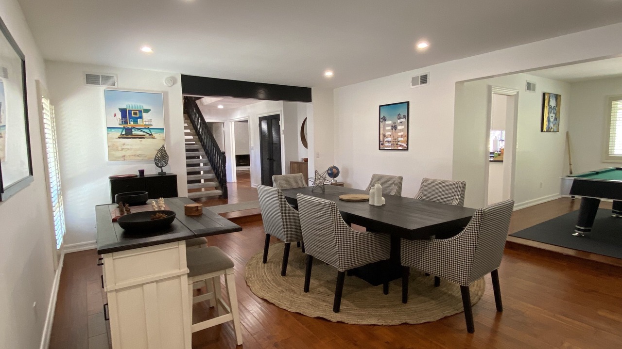 Photo of Livingroom in Calabasas