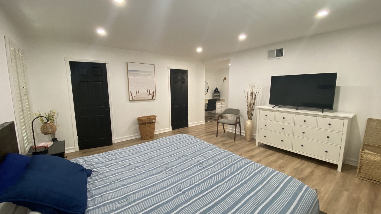 Photo of Bedroom in Calabasas