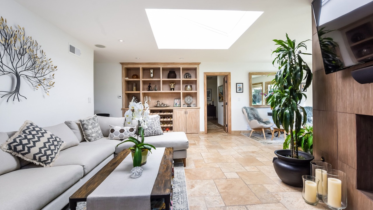 Photo of Livingroom in Thousand Oaks