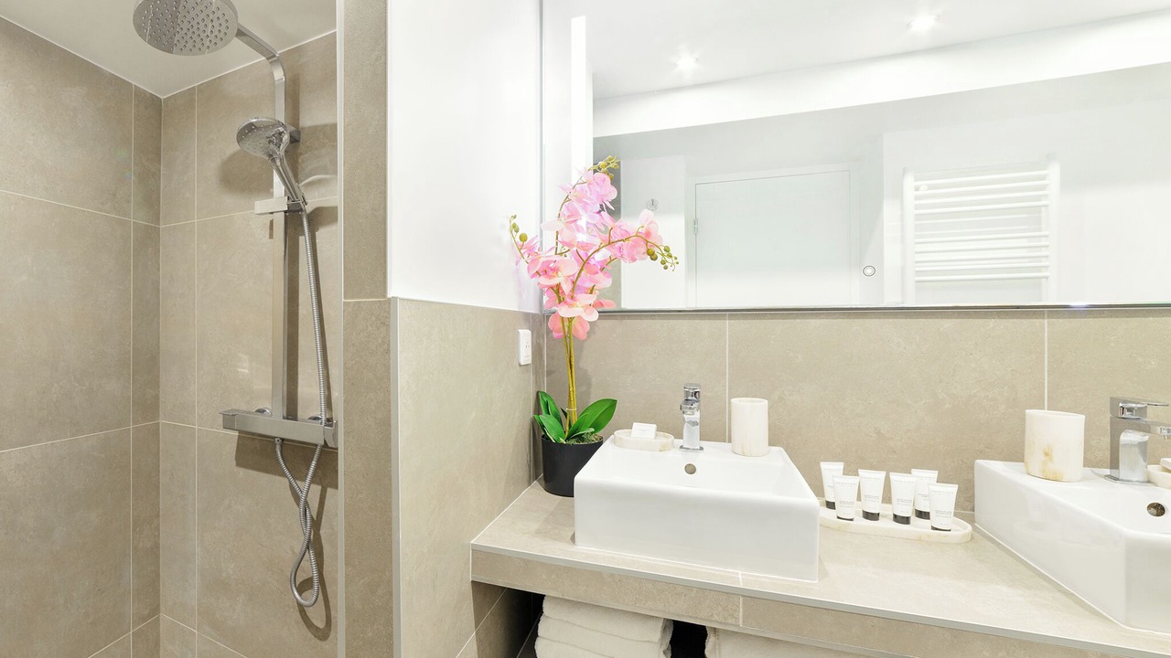 Photo of Bathroom in Quartier du Mail