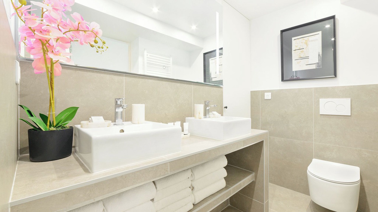Photo of Bathroom in Quartier du Mail