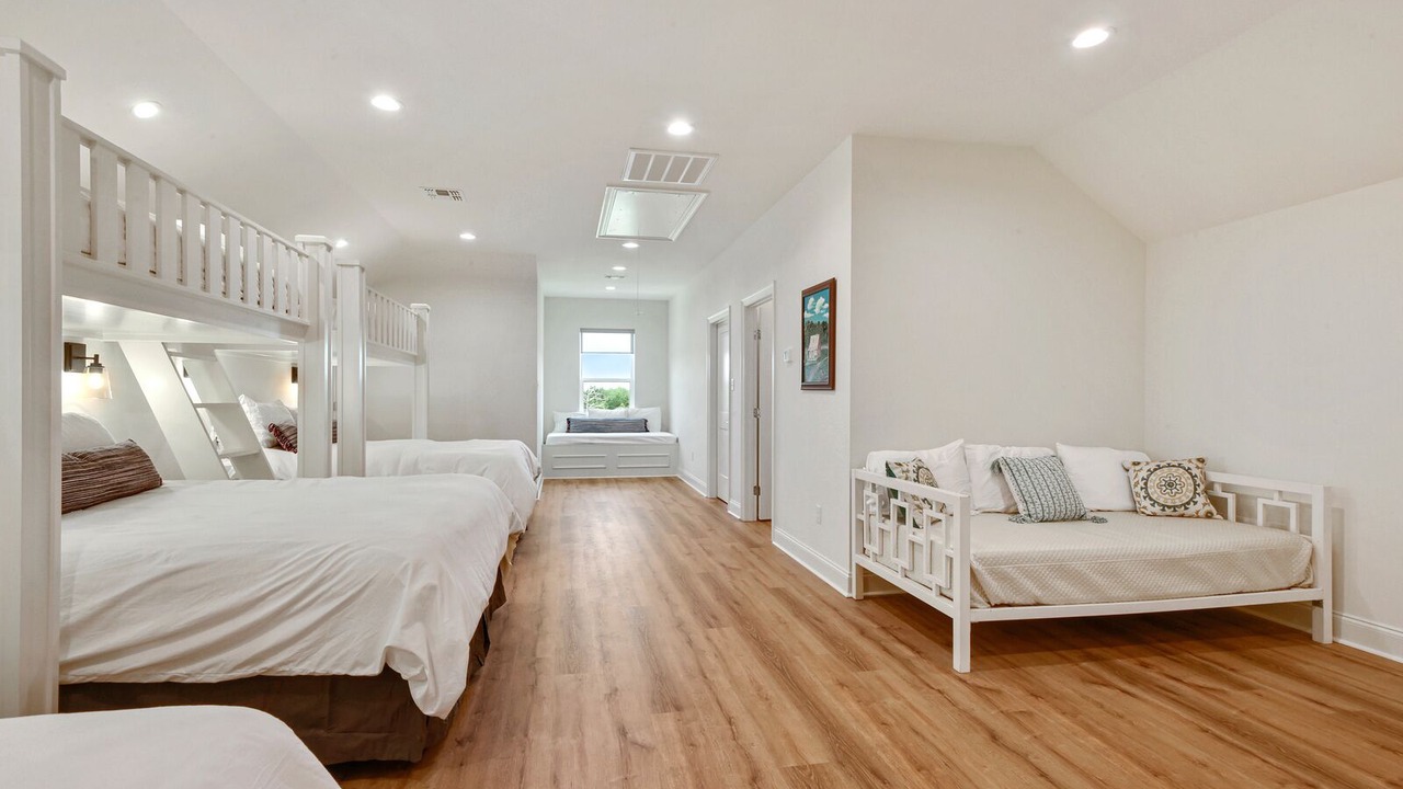 Photo of Bedroom in Waveland