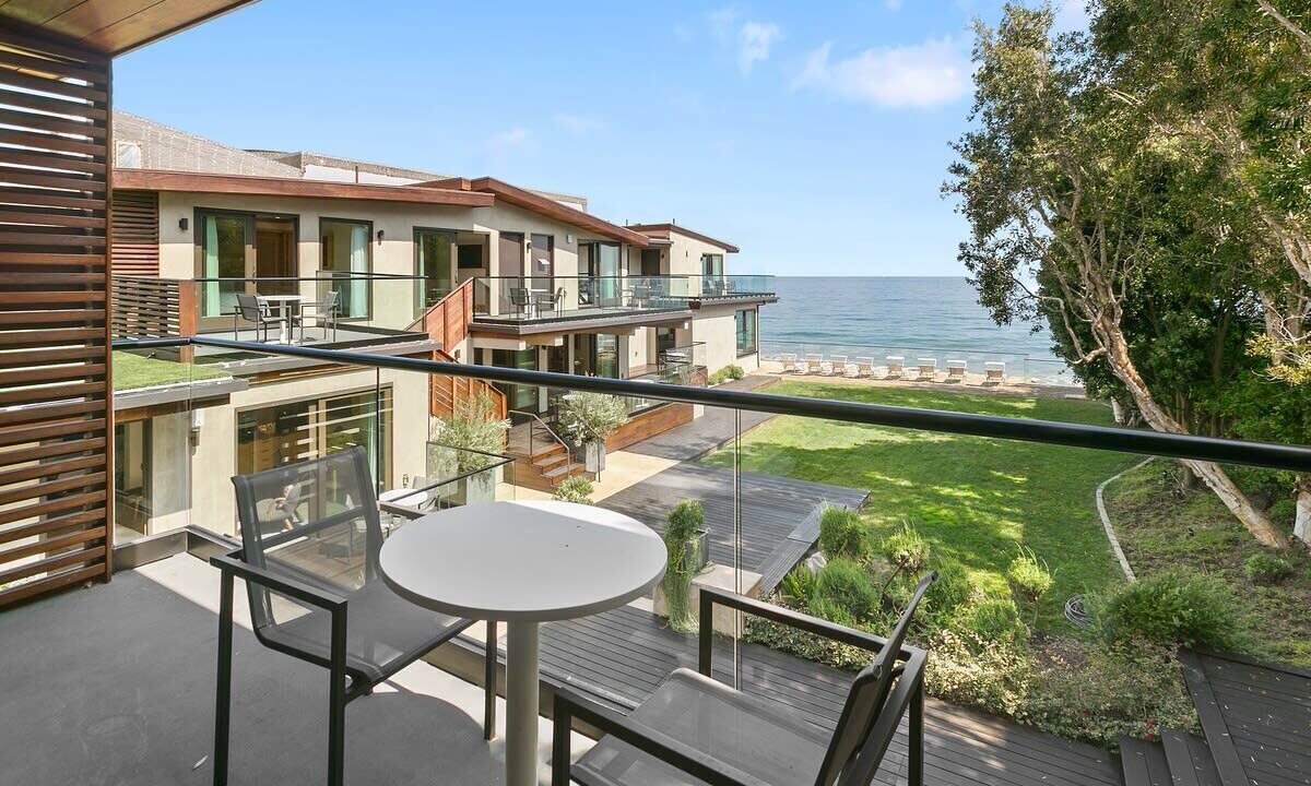 Photo of Patio Balcony in Eastern Malibu