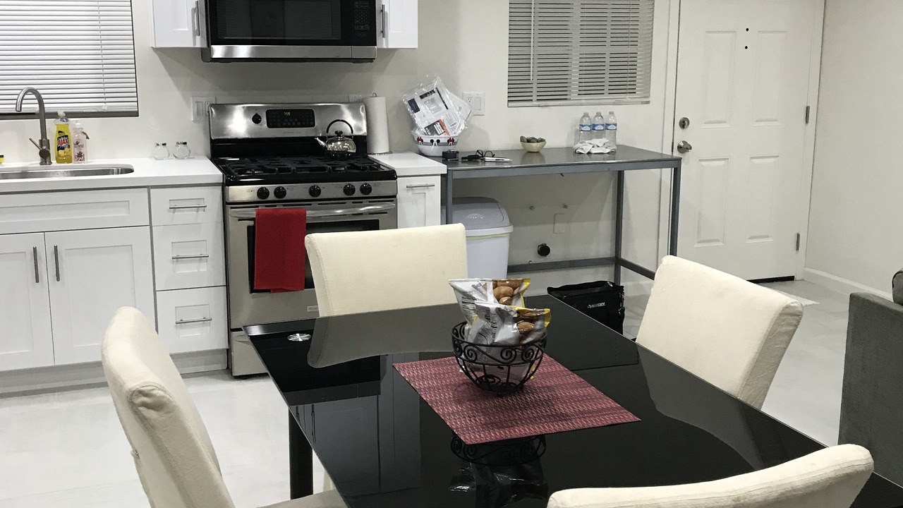 Photo of Kitchen in Valley Glen