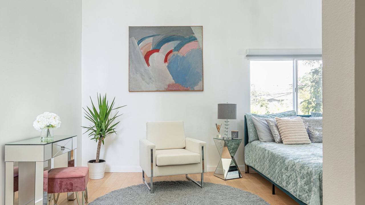 Photo of Bedroom in Beverly Grove
