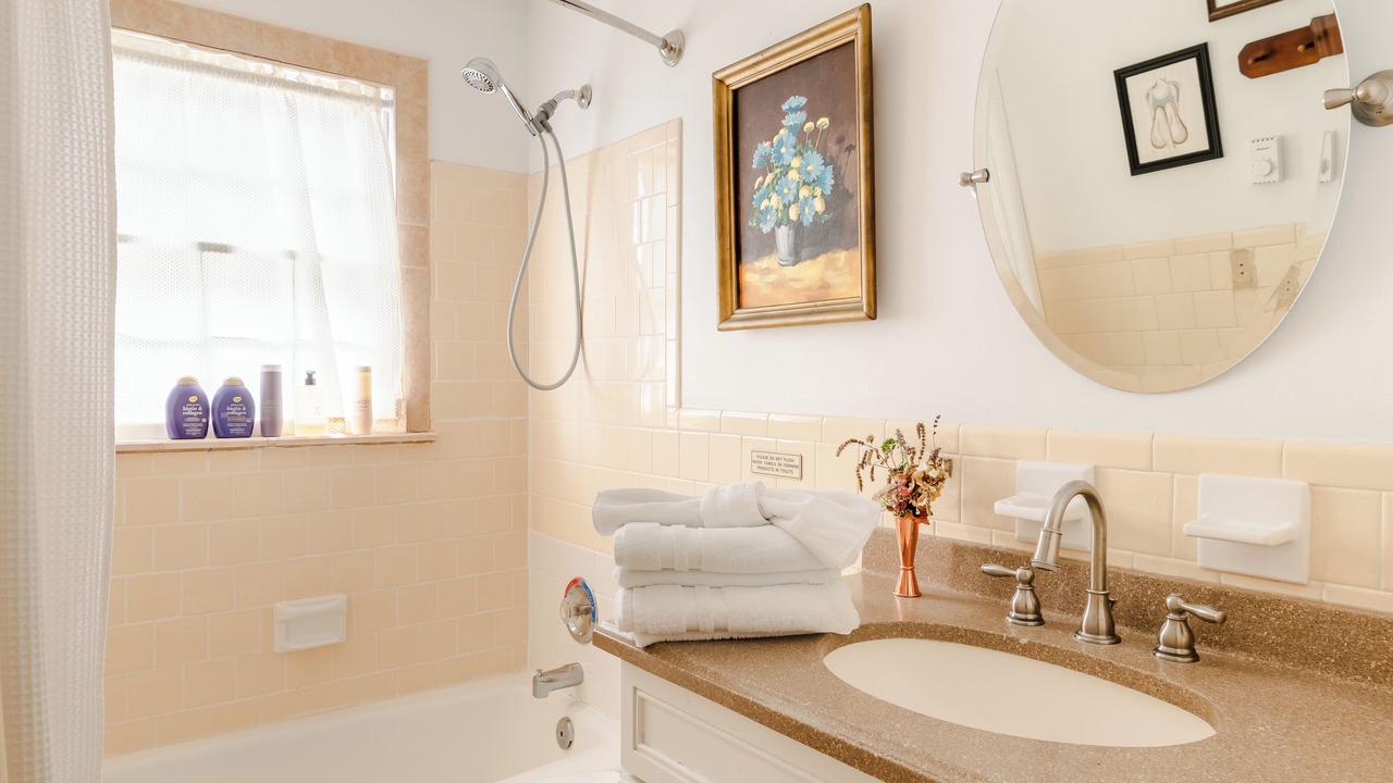 Photo of Bathroom in Leesburg's Old and Historic District