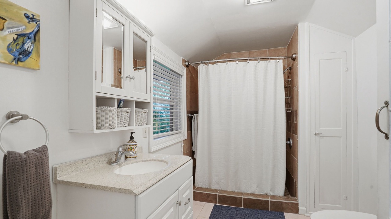 Photo of Bathroom in Cypremort Point