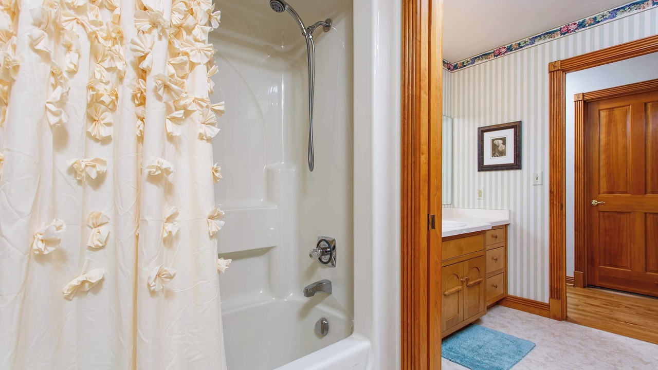 Photo of Bathroom in Baileys Harbor
