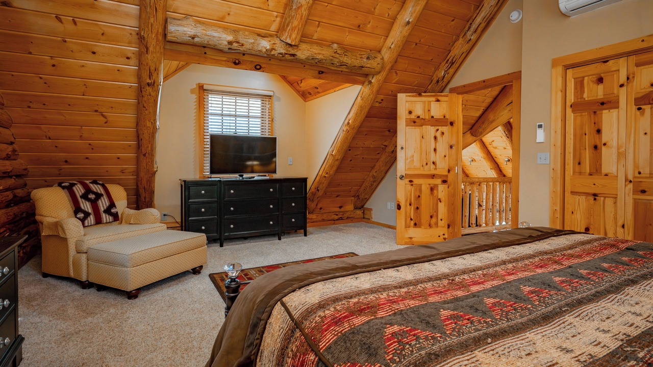 Photo of Bedroom in Mountainside