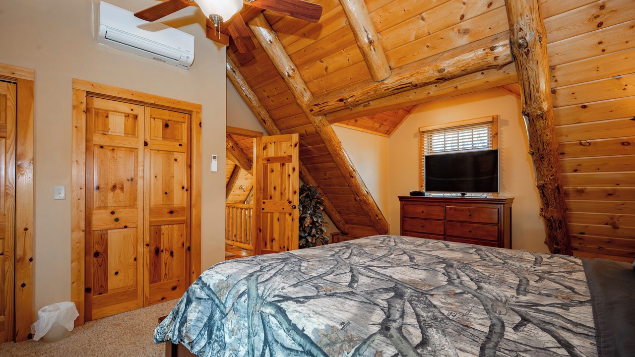 Photo of Bedroom in Mountainside