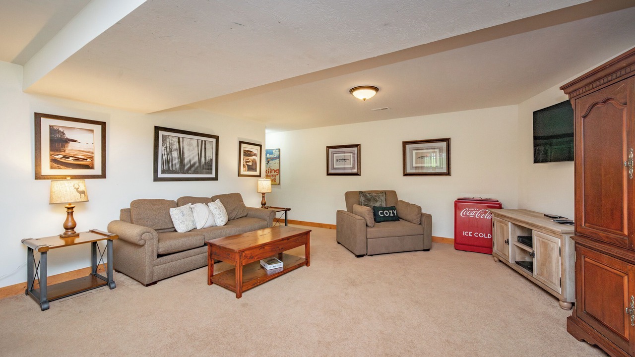 Photo of Livingroom in McHenry