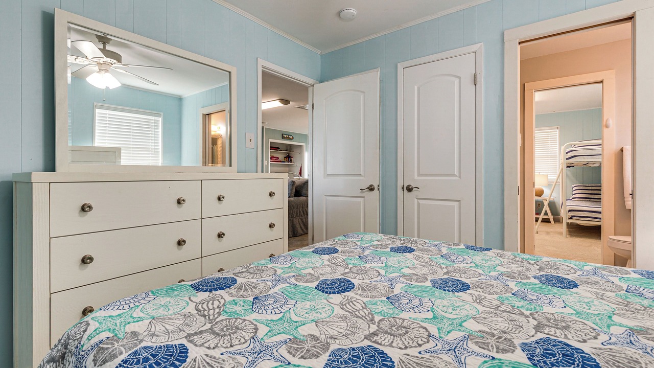 Photo of Bedroom in Silver Cay