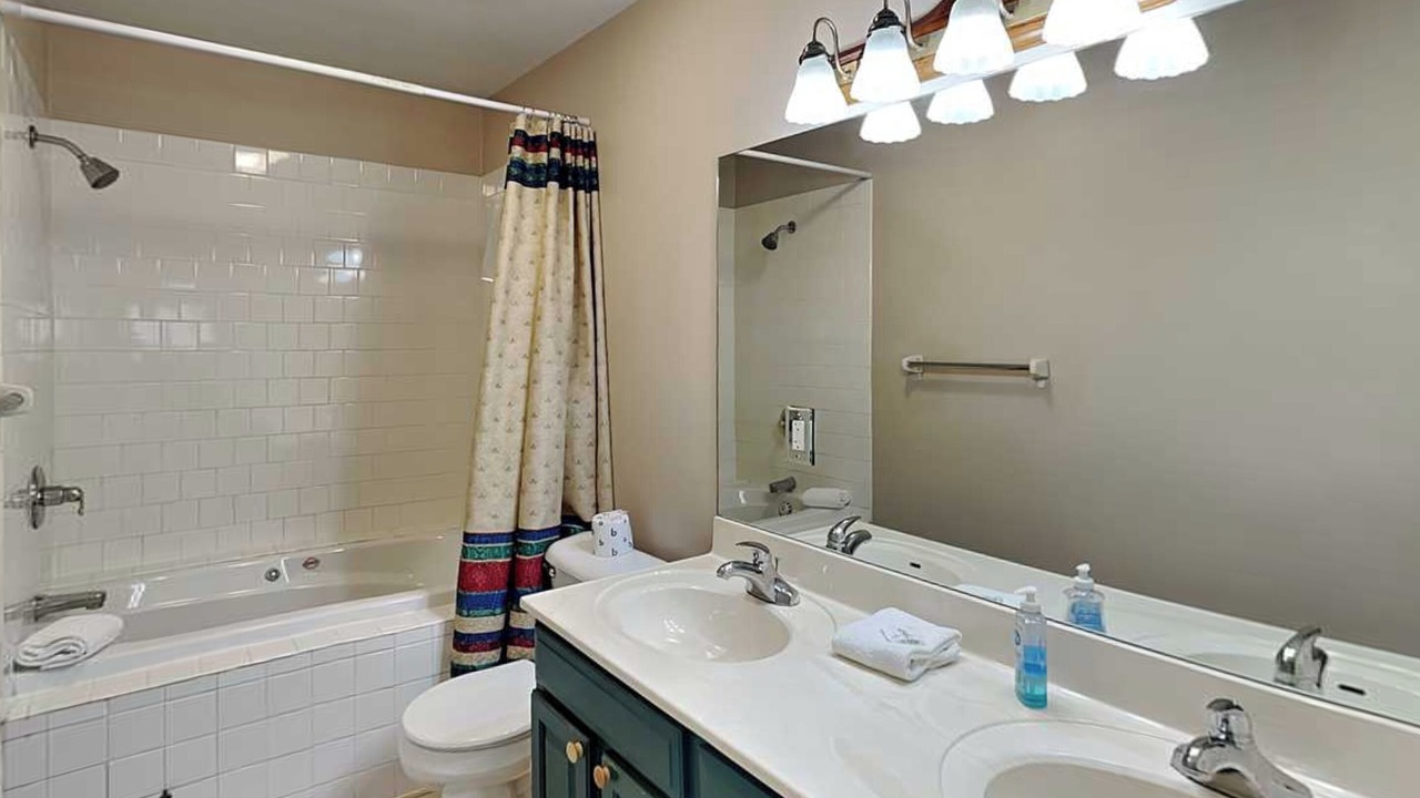 Photo of Bathroom in Mountainside