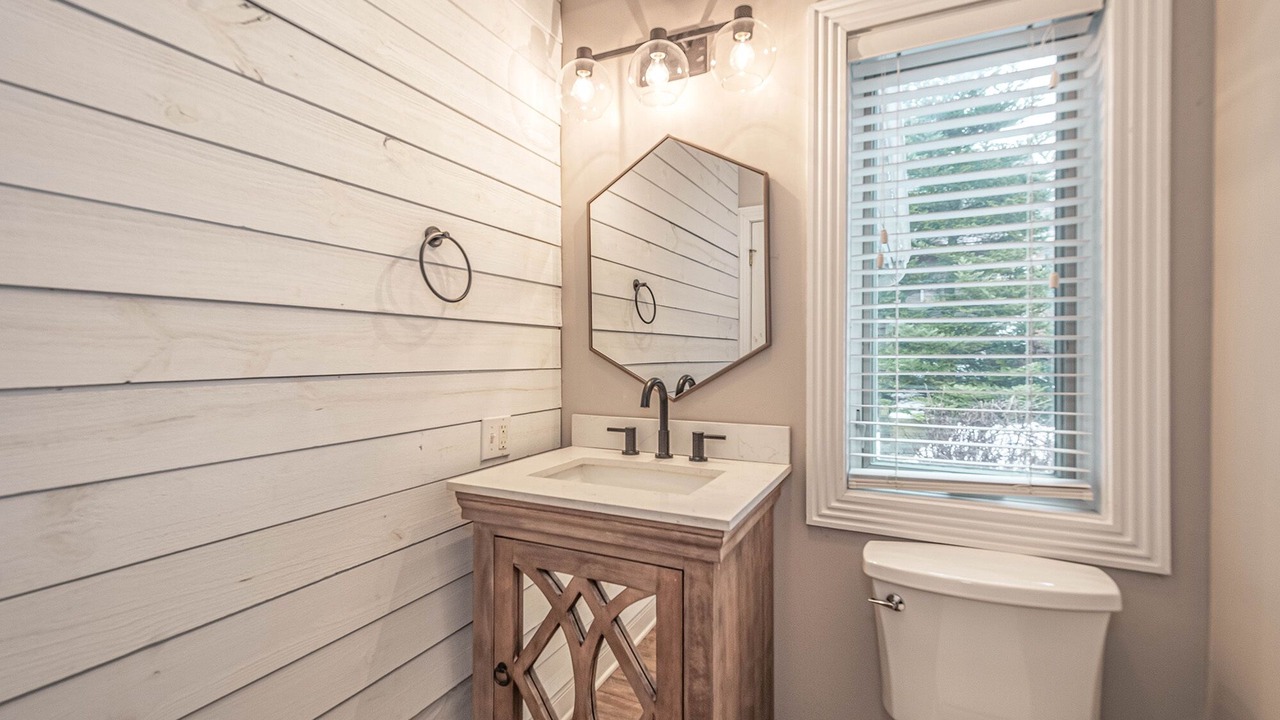 Photo of Bedroom in Thayerville