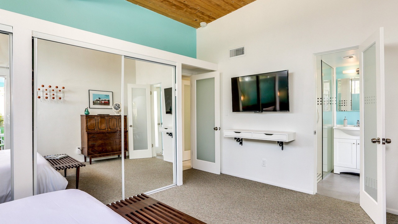Photo of Bedroom in Racquet Club Estates