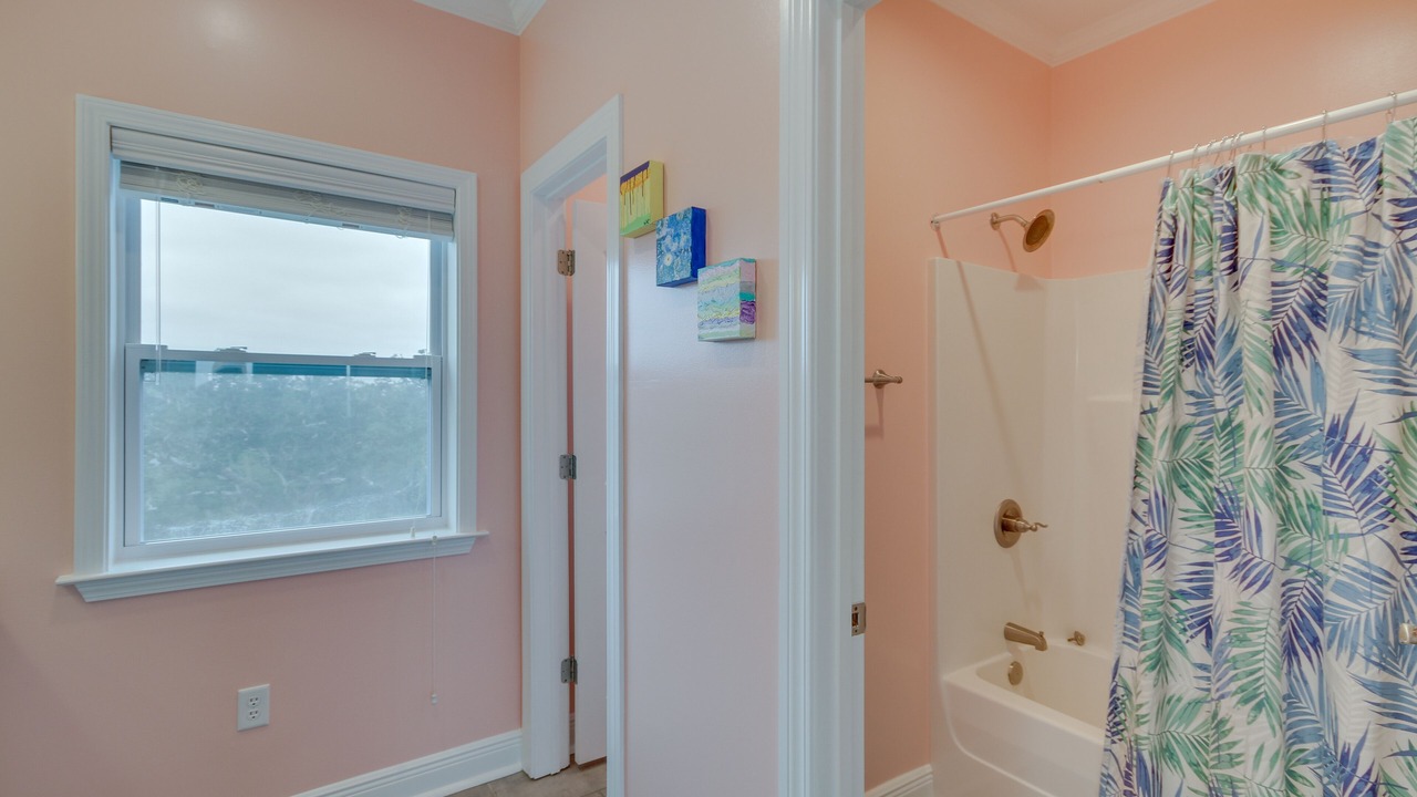 Photo of Bathroom in Ocean Springs