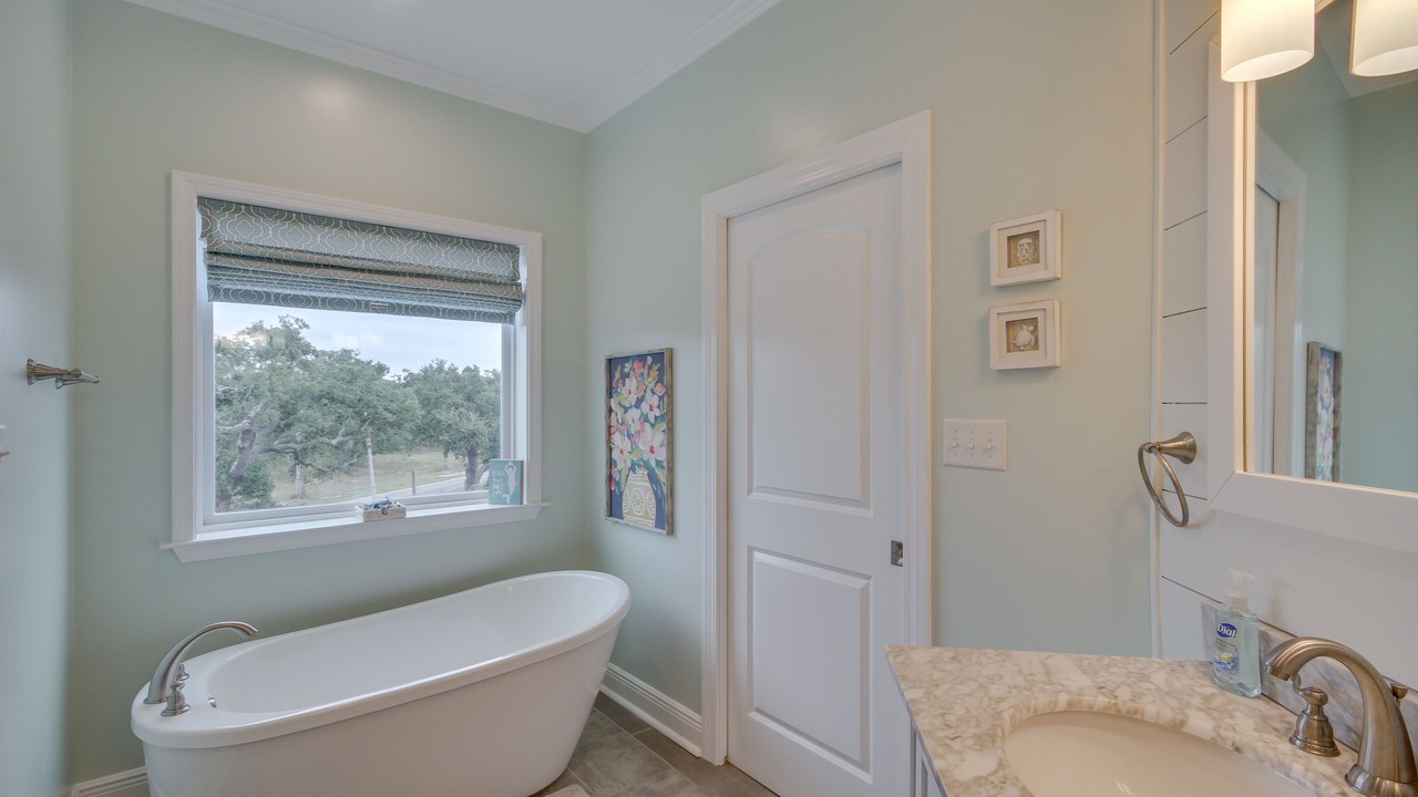 Photo of Bathroom in Ocean Springs