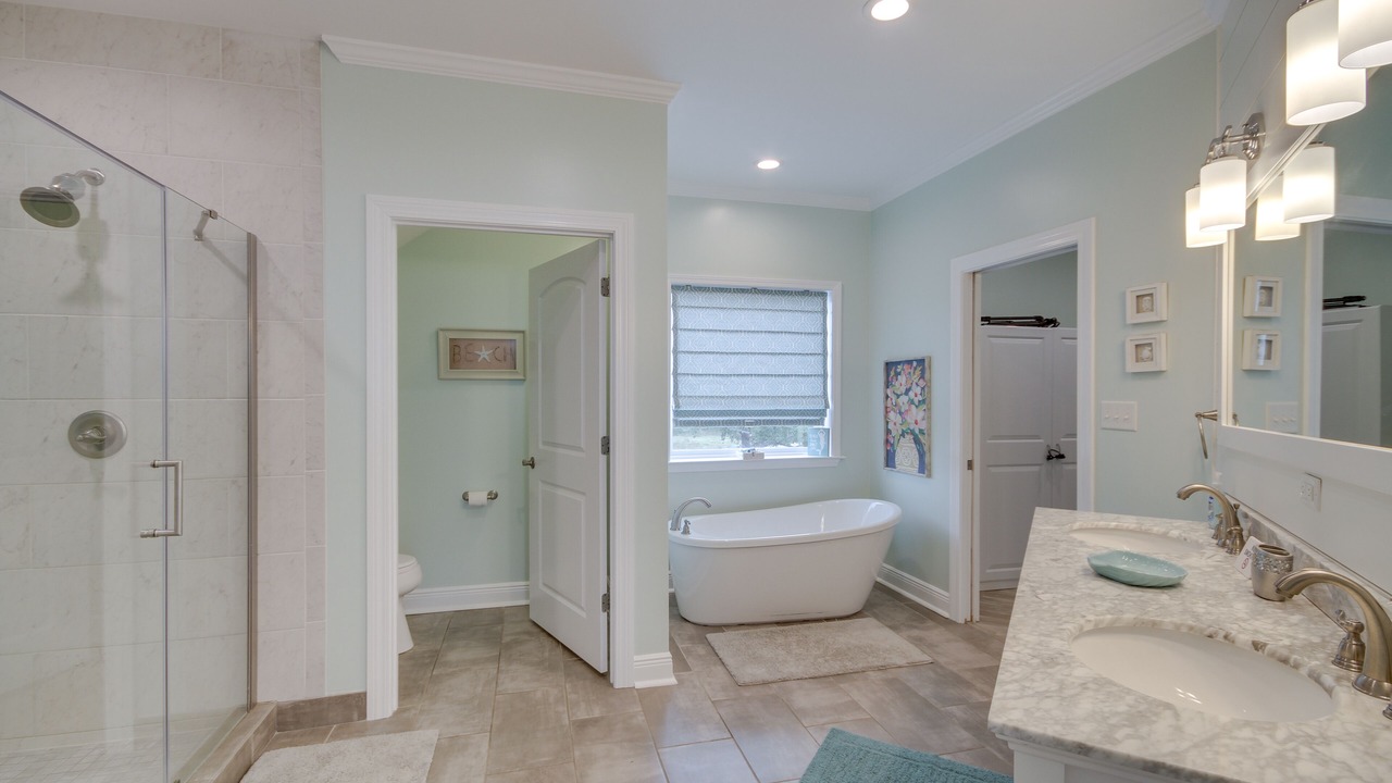 Photo of Bathroom in Ocean Springs