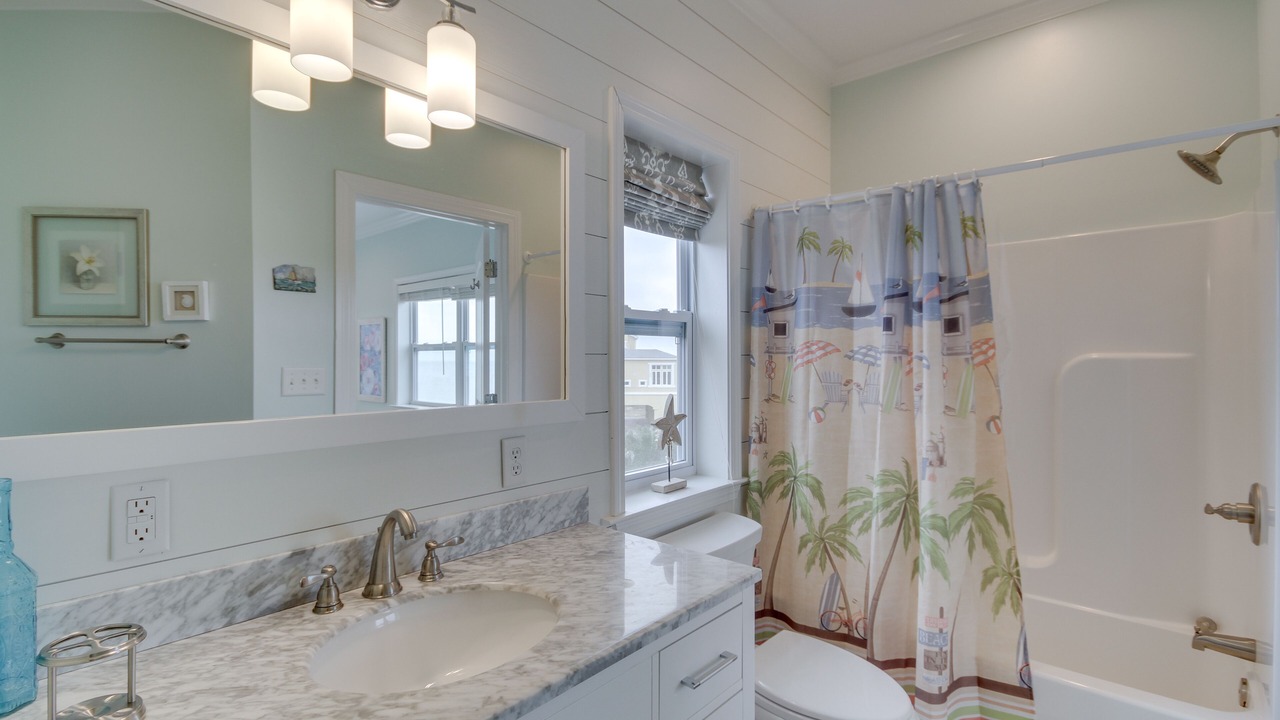 Photo of Bathroom in Ocean Springs