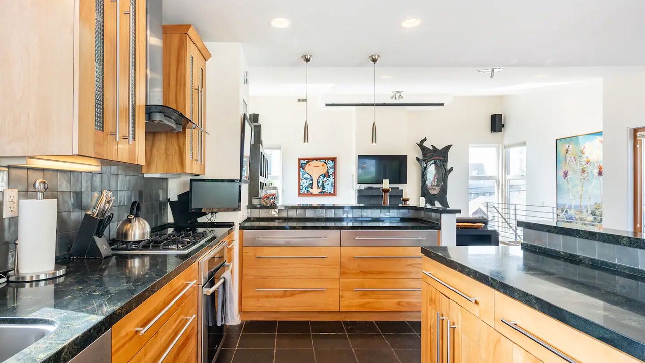Photo of Kitchen in Venice Canals