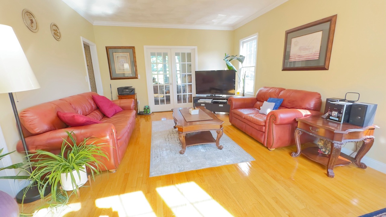 Photo of Livingroom in East Somerville