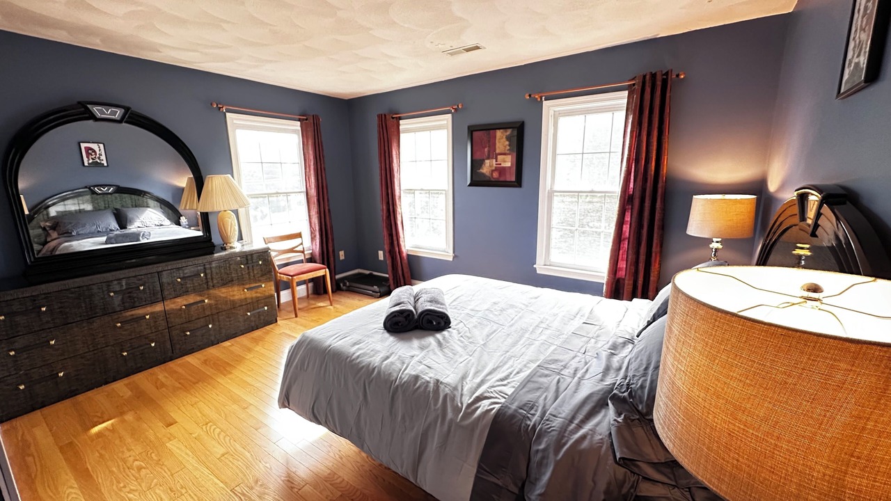 Photo of Bedroom in East Somerville