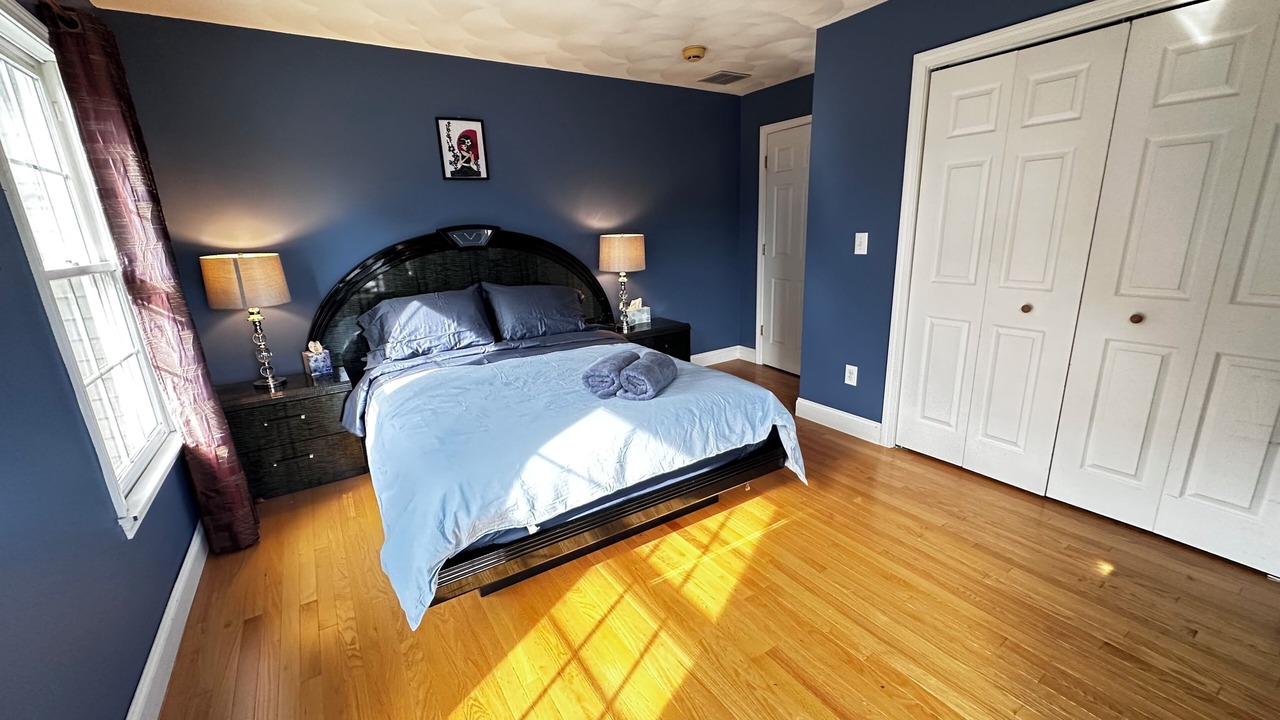 Photo of Bedroom in East Somerville