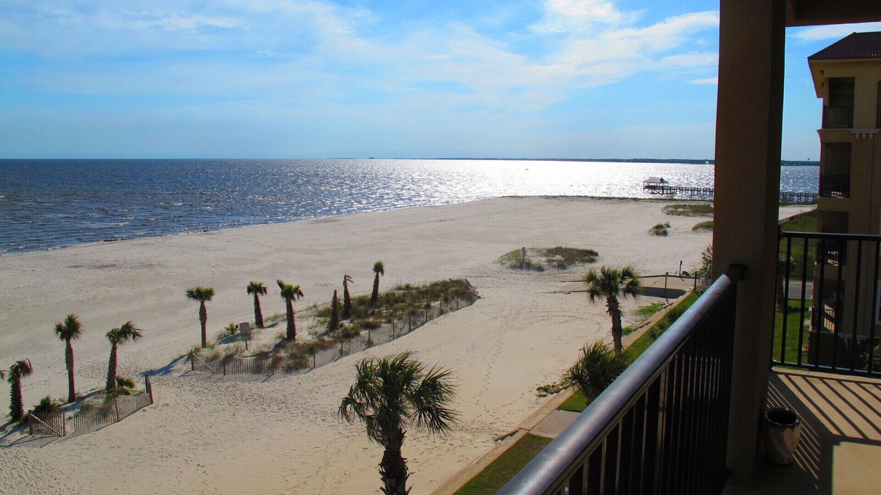 Photo of Patio Balcony in Henderson Point
