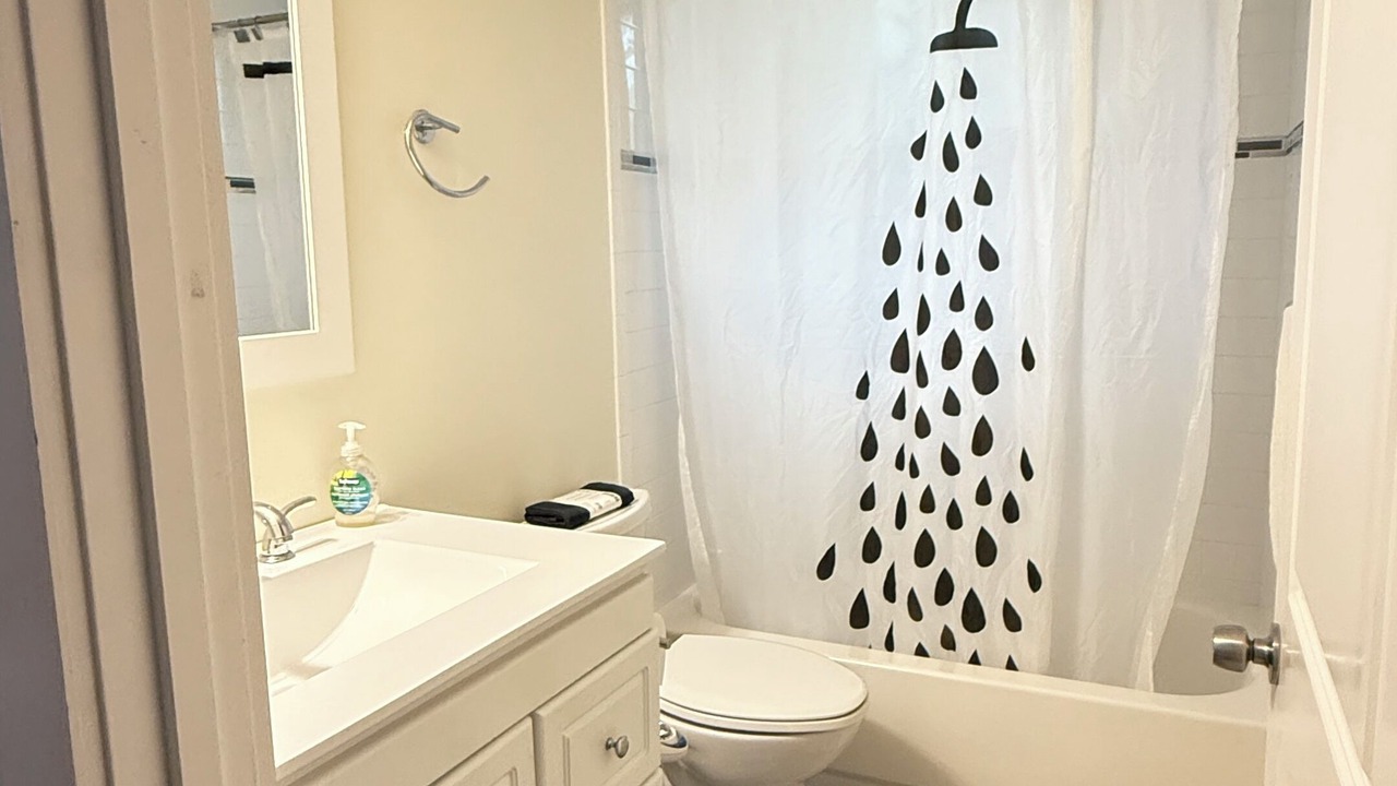 Photo of Bathroom in Oak Square