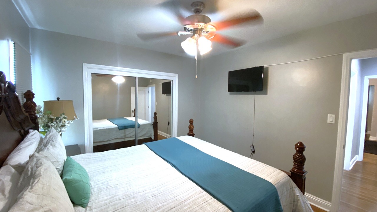 Photo of Bedroom in Burbank