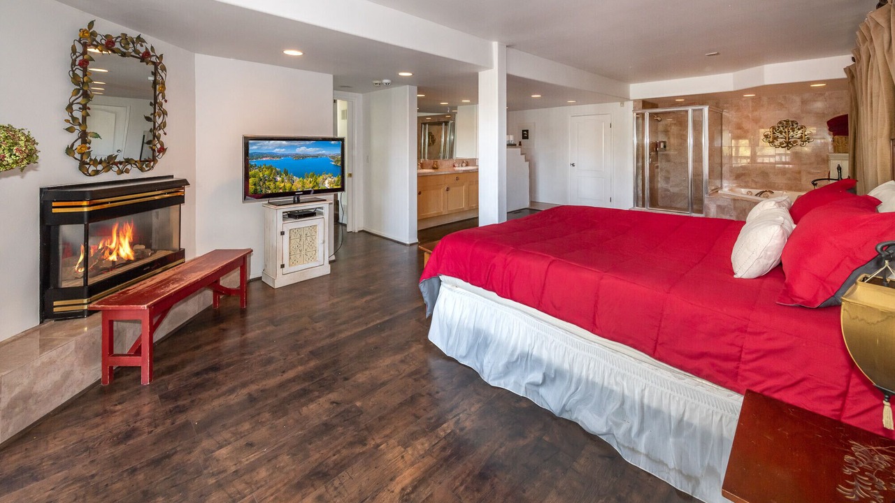 Photo of Livingroom in Cedar Glen