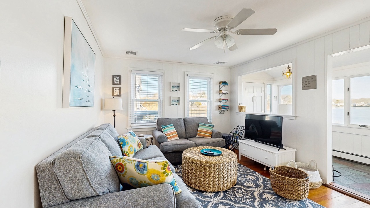 Photo of Livingroom in Falmouth Heights