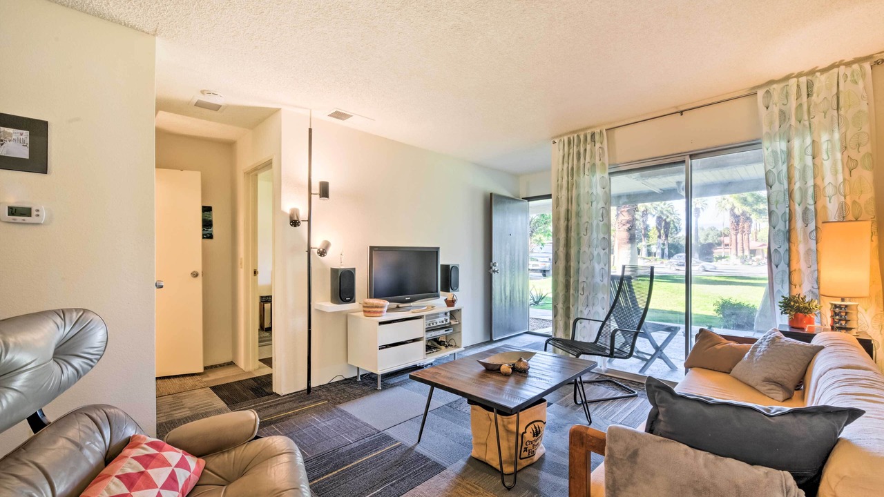 Photo of Bedroom in Racquet Club West