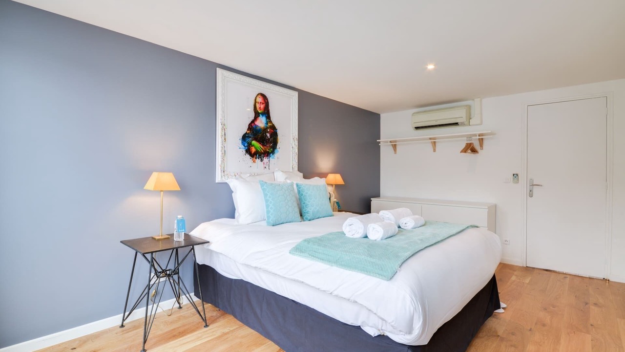 Photo of Bedroom in 9th Arrondissement