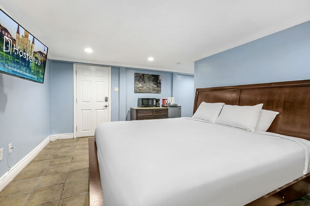 Photo of Bedroom in Mid-City