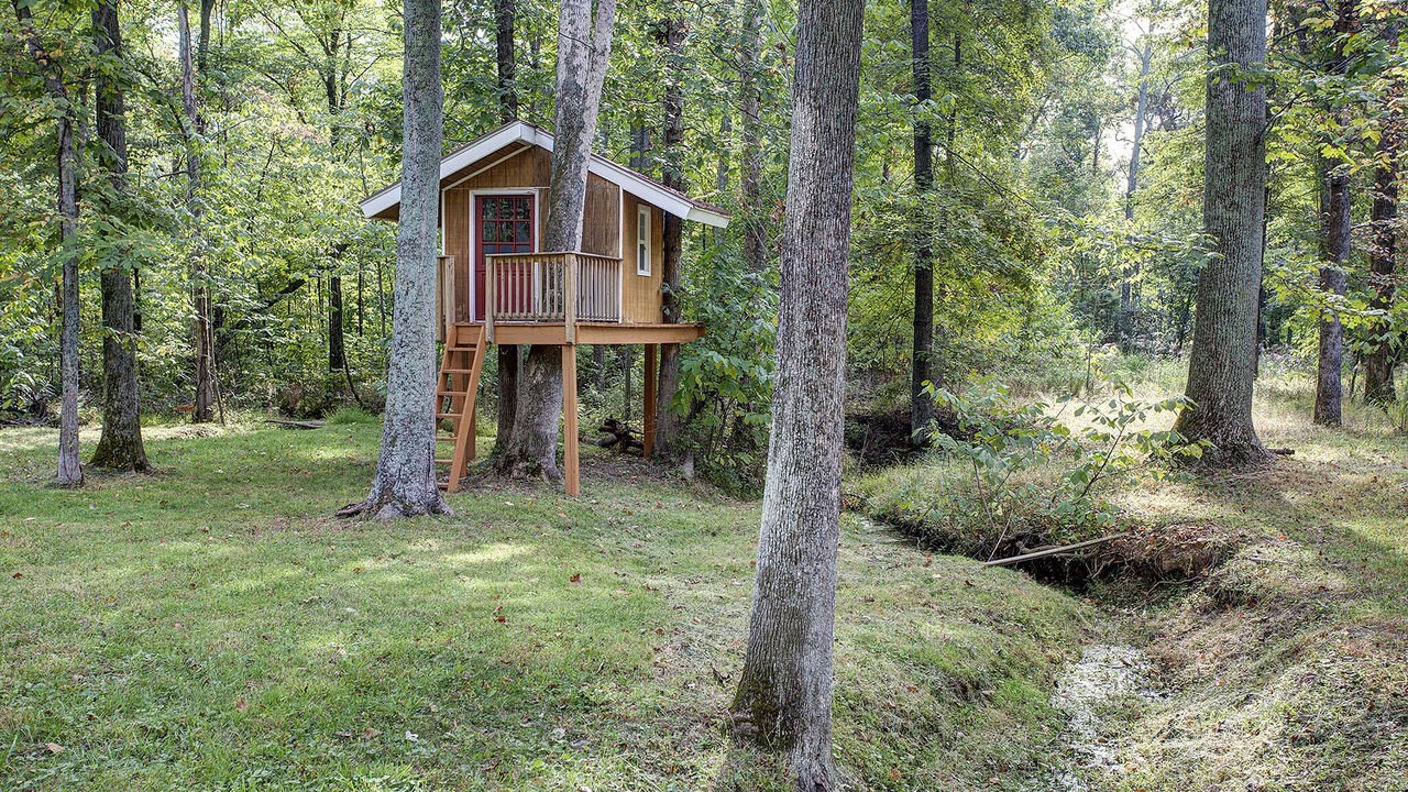 Photo of Outdoor in Round Hill